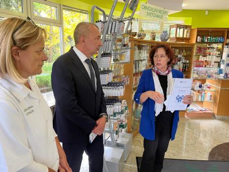 Slika 1_demenci prijazna točka v Straži